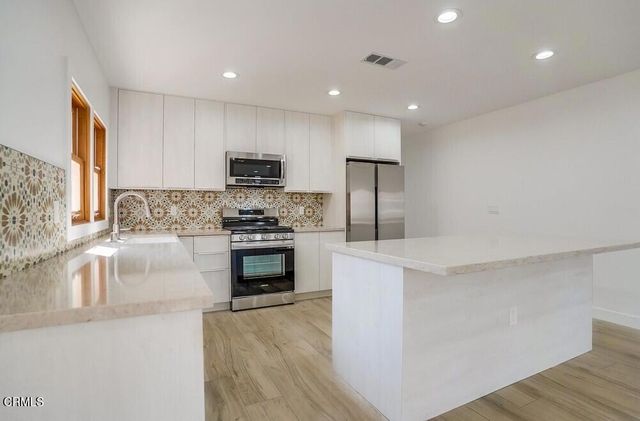 130 N Avenue 60, Los Angeles, CA 90042