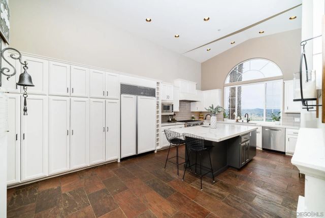 5320 Olive Hill Trl, Bonsall, CA 92003