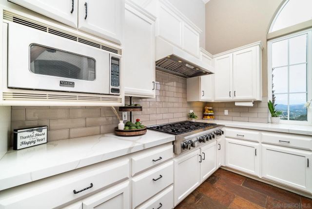 5320 Olive Hill Trl, Bonsall, CA 92003