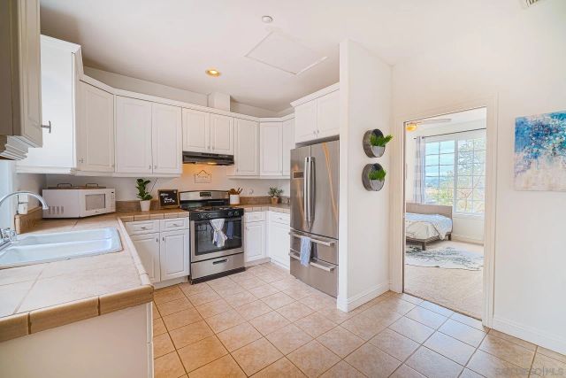 5320 Olive Hill Trl, Bonsall, CA 92003