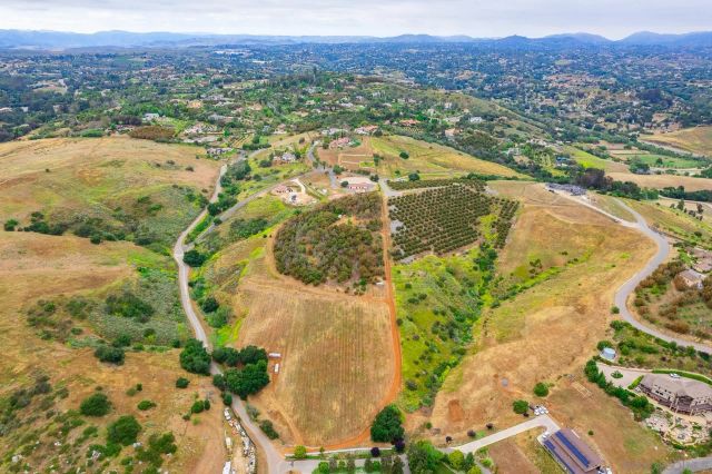 5320 Olive Hill Trl, Bonsall, CA 92003