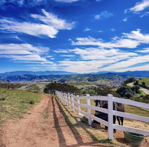 5320 Olive Hill Trl, Bonsall, CA 92003