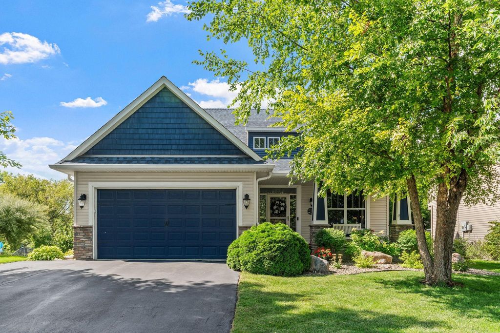 2810 Hawk Ridge Road NW, Prior Lake, MN 55372