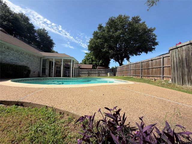8316 Auburn Drive, Fort Worth, TX 76123