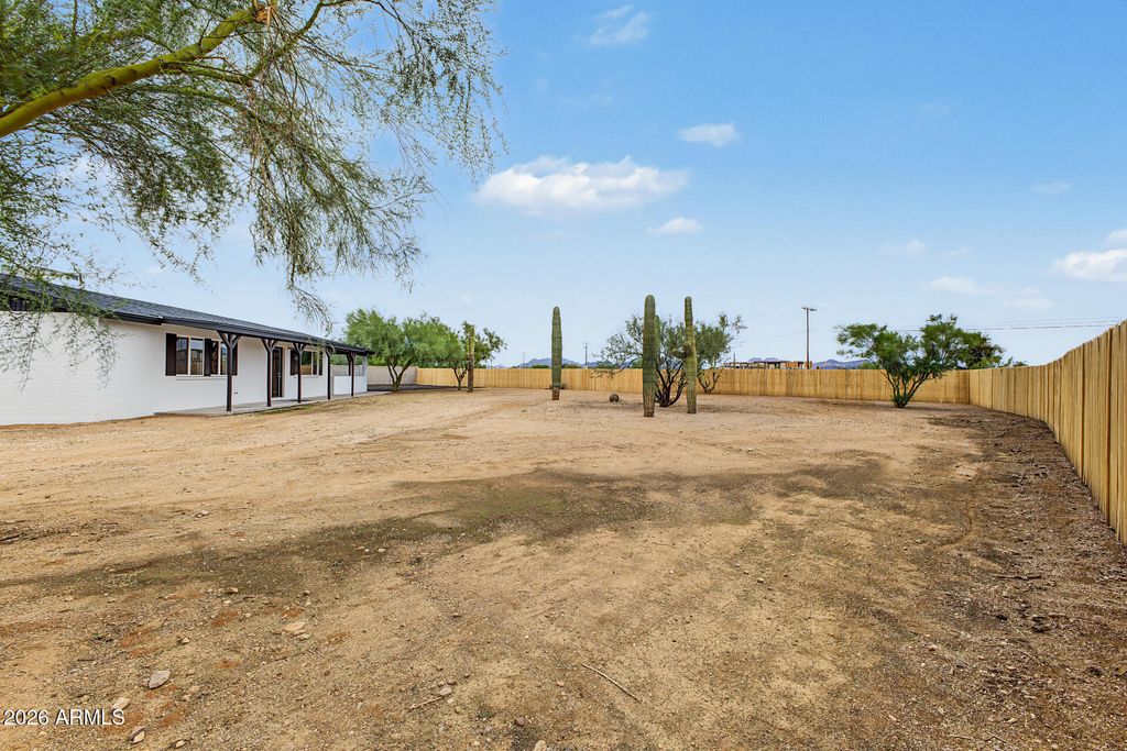 1920 E 18TH Avenue, Apache Junction, AZ 85119 — photo 3
