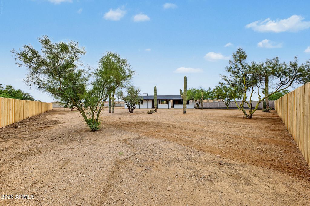 1920 E 18TH Avenue, Apache Junction, AZ 85119 — photo 4