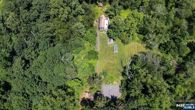 77 Voorhis Road, Kinnelon Borough, NJ 07035