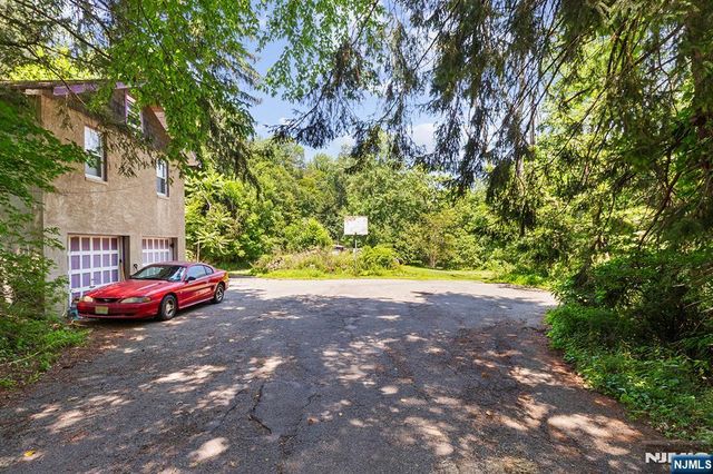 77 Voorhis Road, Kinnelon Borough, NJ 07035