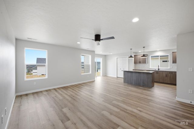 4262 E Rincon Dr, Meridian, ID 83642