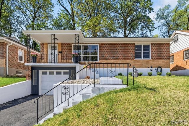 7110 Groveland Drive, St Louis, MO 63121