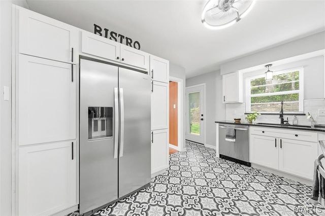 7110 Groveland Drive, St Louis, MO 63121