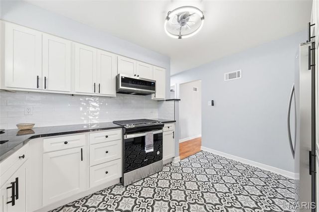 7110 Groveland Drive, St Louis, MO 63121