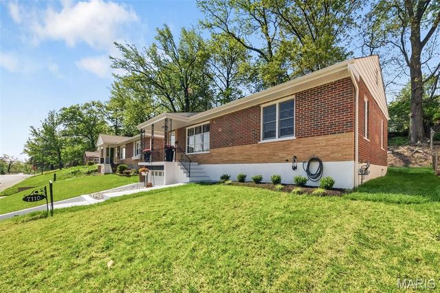 7110 Groveland Drive, St Louis, MO 63121