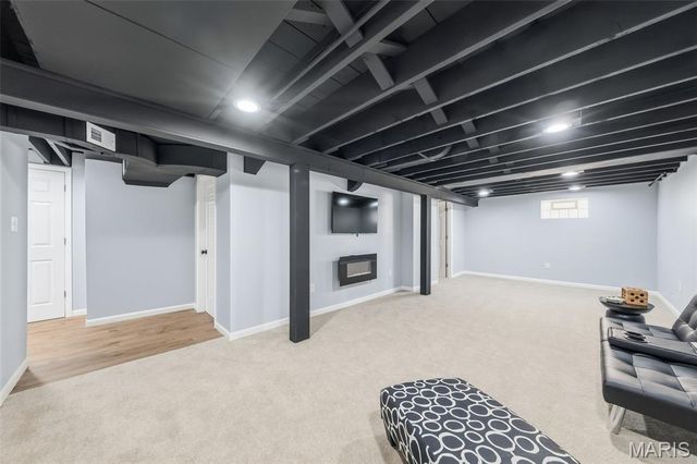 7110 Groveland Drive, St Louis, MO 63121