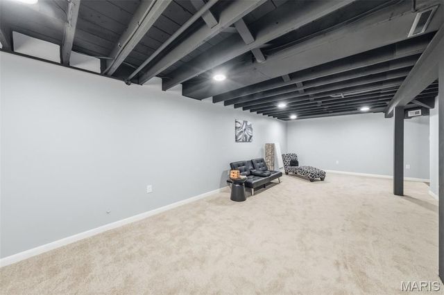 7110 Groveland Drive, St Louis, MO 63121
