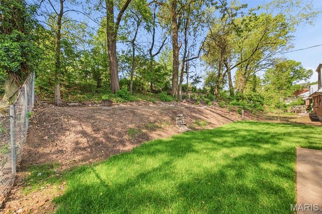 7110 Groveland Drive, St Louis, MO 63121