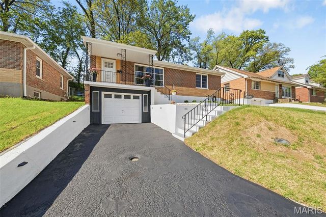 7110 Groveland Drive, St Louis, MO 63121