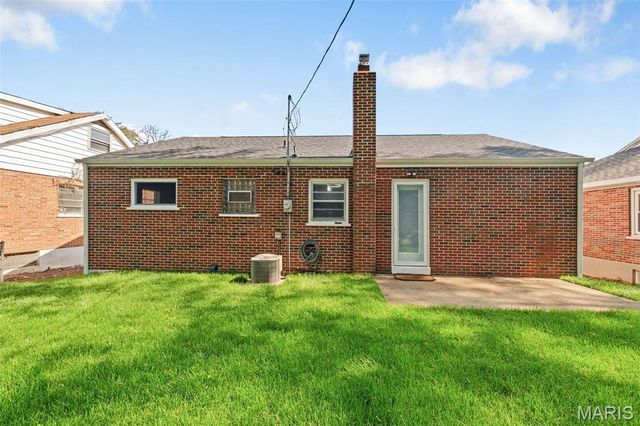 7110 Groveland Drive, St Louis, MO 63121