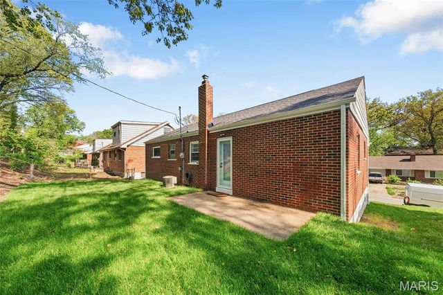 7110 Groveland Drive, St Louis, MO 63121