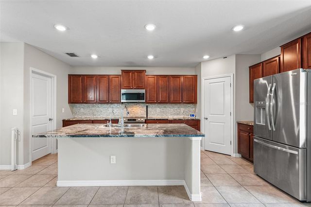 11201 HUDSON HILLS LANE, Riverview, FL 33579