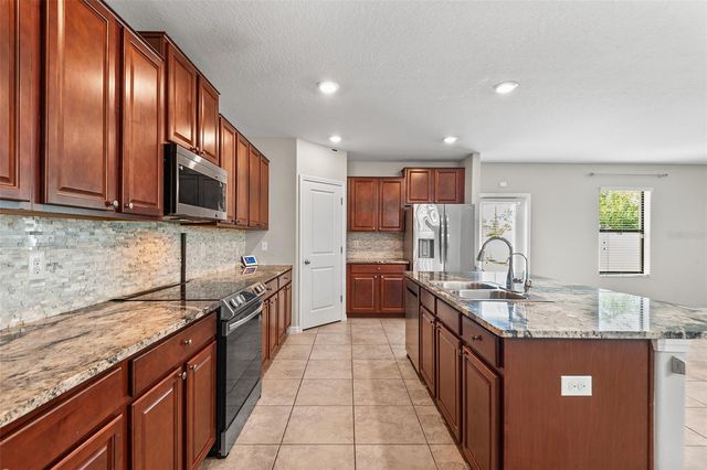 11201 HUDSON HILLS LANE, Riverview, FL 33579