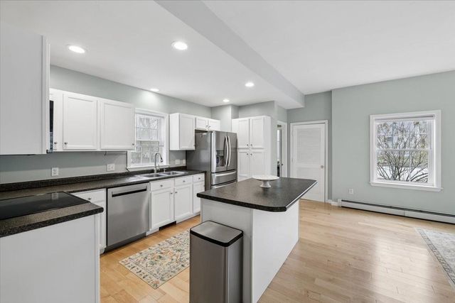 1 Langs Lane, Newmarket, NH 03857