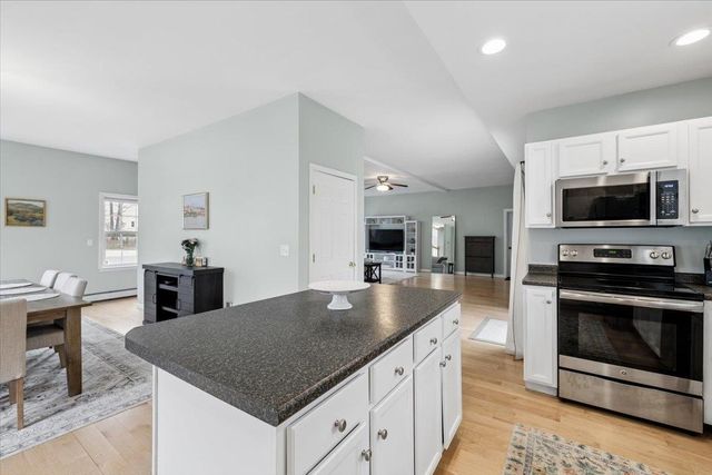1 Langs Lane, Newmarket, NH 03857