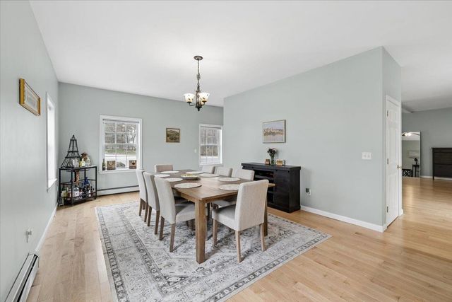 1 Langs Lane, Newmarket, NH 03857