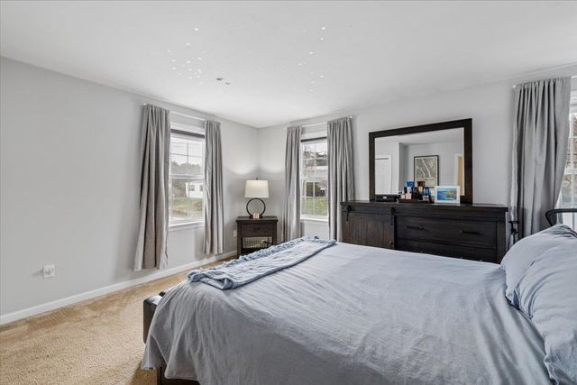 1 Langs Lane, Newmarket, NH 03857