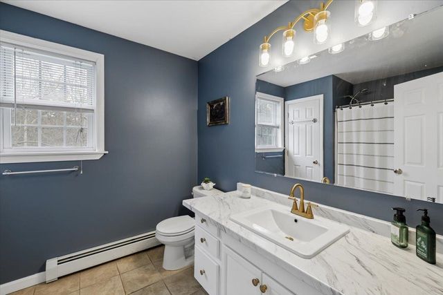 1 Langs Lane, Newmarket, NH 03857