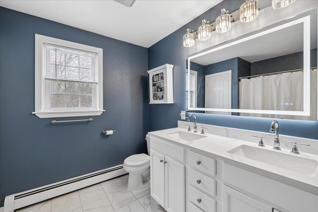 1 Langs Lane, Newmarket, NH 03857