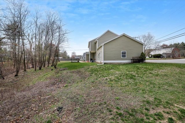 1 Langs Lane, Newmarket, NH 03857