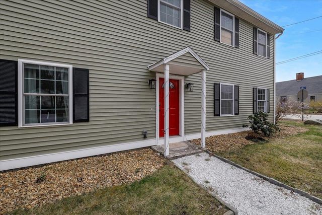 1 Langs Lane, Newmarket, NH 03857