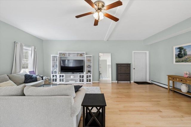 1 Langs Lane, Newmarket, NH 03857