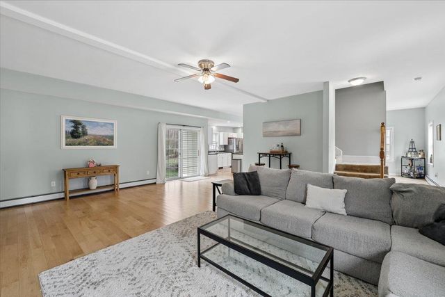 1 Langs Lane, Newmarket, NH 03857