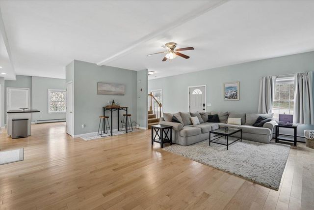 1 Langs Lane, Newmarket, NH 03857