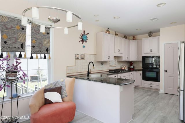 9 W Parsonage Way, Manalapan, NJ 07726