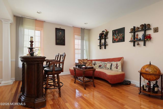 9 W Parsonage Way, Manalapan, NJ 07726