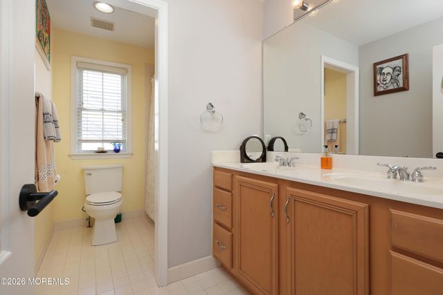 9 W Parsonage Way, Manalapan, NJ 07726