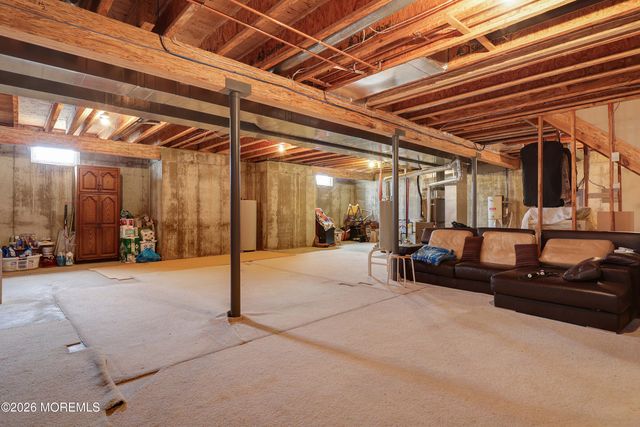 9 W Parsonage Way, Manalapan, NJ 07726
