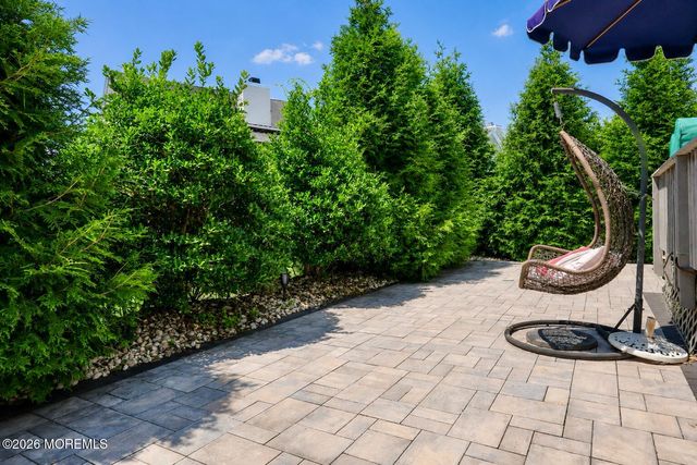 9 W Parsonage Way, Manalapan, NJ 07726