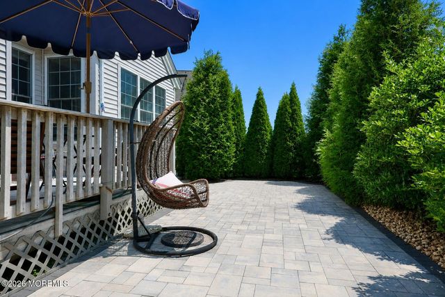 9 W Parsonage Way, Manalapan, NJ 07726