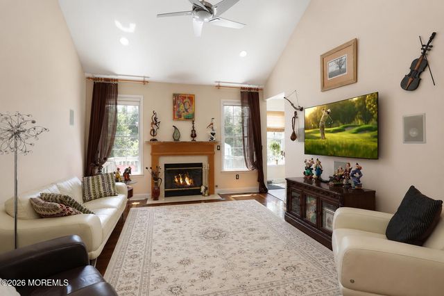 9 W Parsonage Way, Manalapan, NJ 07726