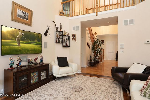 9 W Parsonage Way, Manalapan, NJ 07726