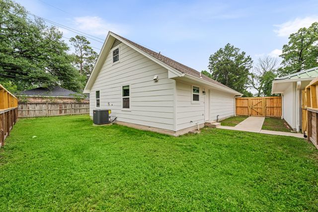 25804 Maplewood Drive, Spring, TX 77386