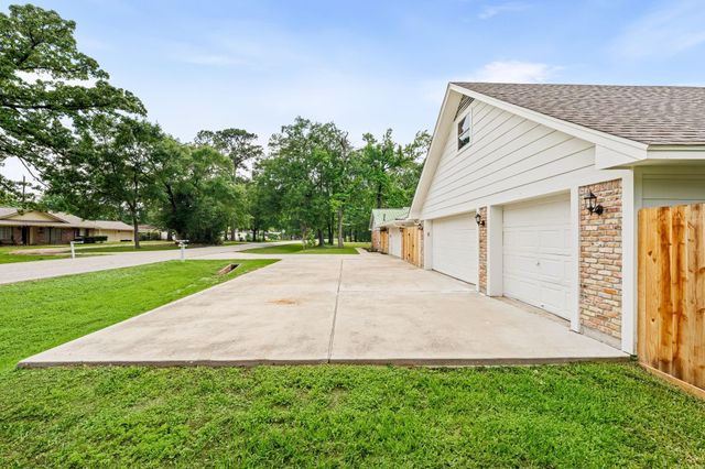 25804 Maplewood Drive, Spring, TX 77386