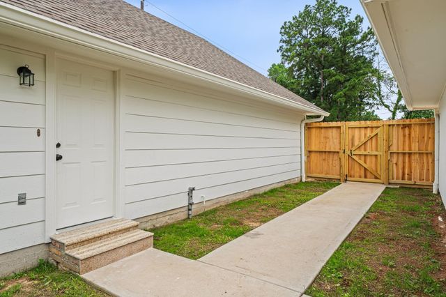 25804 Maplewood Drive, Spring, TX 77386