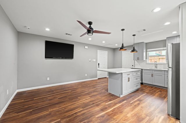25804 Maplewood Drive, Spring, TX 77386