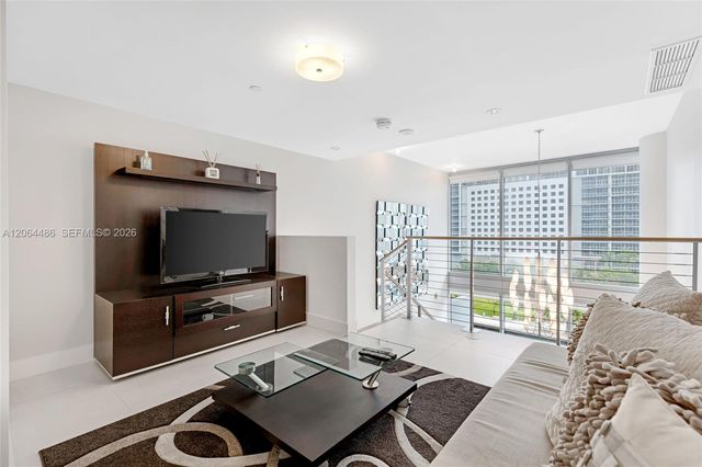 200 Biscayne Boulevard Way 504, Miami, FL 33131