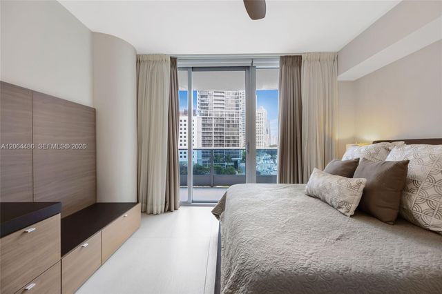 200 Biscayne Boulevard Way 504, Miami, FL 33131